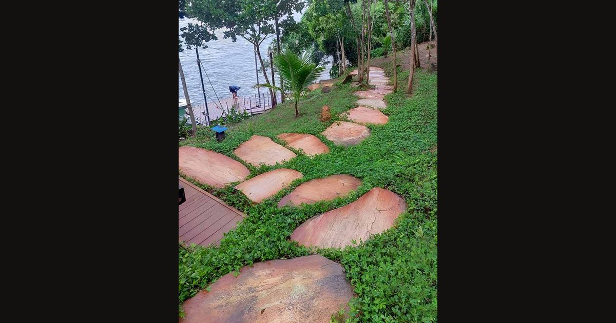 Pedra Vermelha do Sul Lajão — escadas